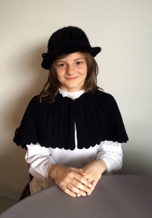 Costumes Amis du Vieux Seynod écolière