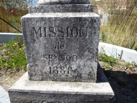 Croix de mission rond point des Neigeos Photo Seynod Patrimoine Association Amis du Vieux Seynod
